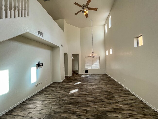 Building Photo - 3 bd plus den in Rancho Sahuarita