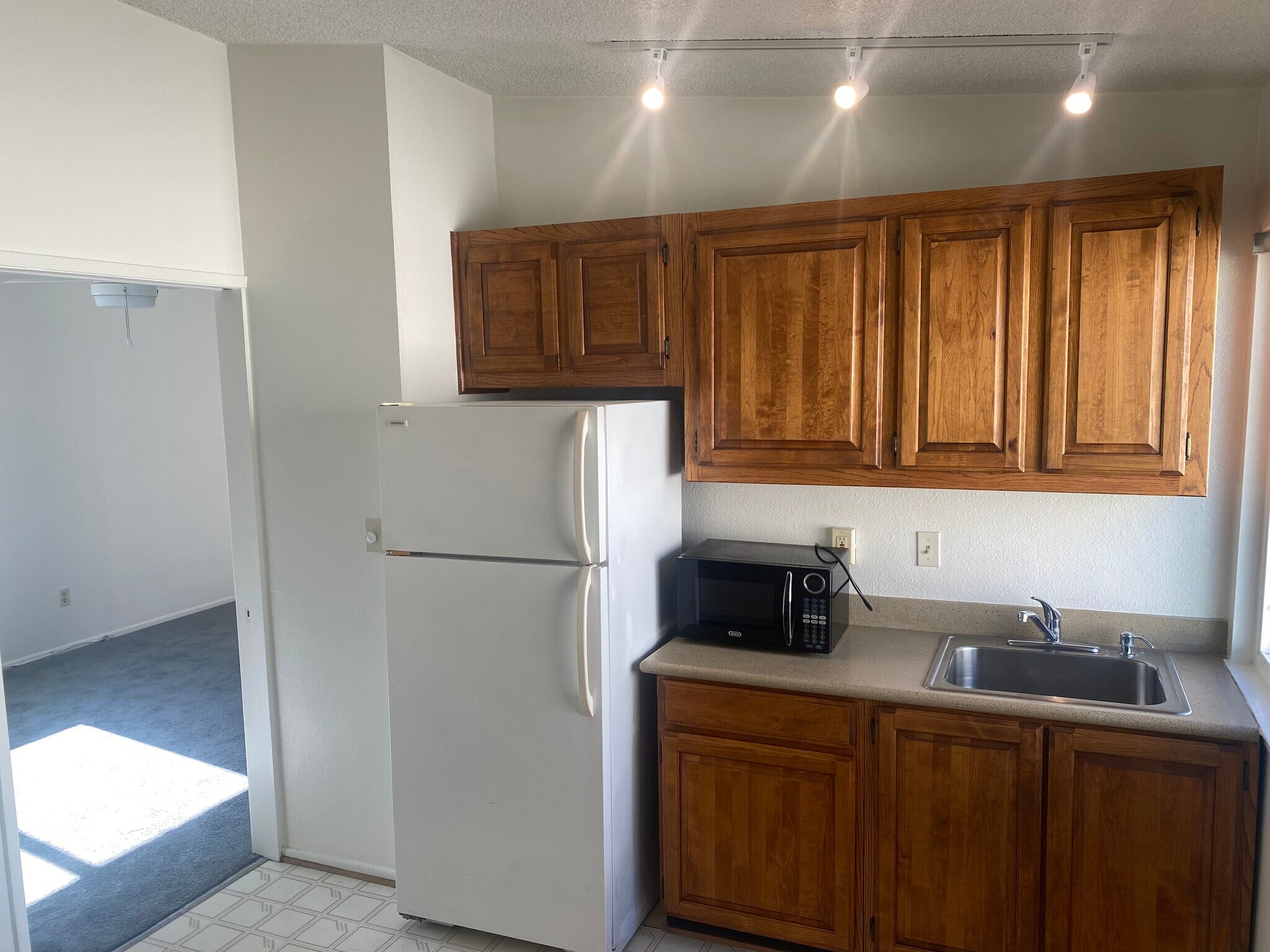 Building Photo - 10031 San Miguel Ct