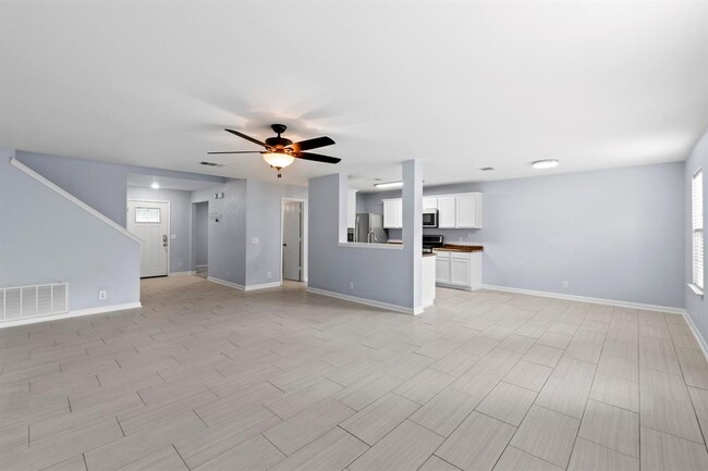 Building Photo - 6003 Wideleaf Dr