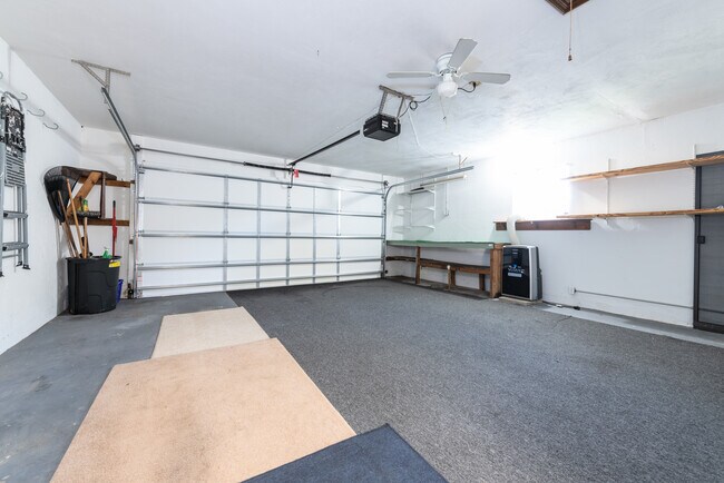 Building Photo - 795 Victoria Cir E