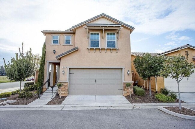 Building Photo - 1504 N Vanguard Way