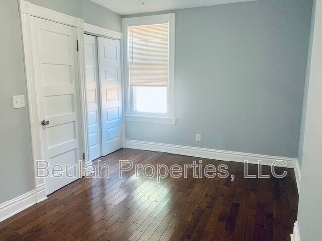 Building Photo - 2409 S 12th St