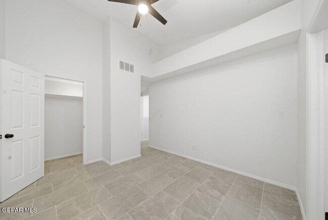 Building Photo - 821 Los Lagos Way