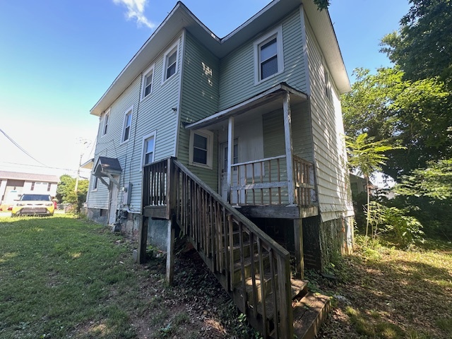 Building Photo - 1115 N Cameron Ave