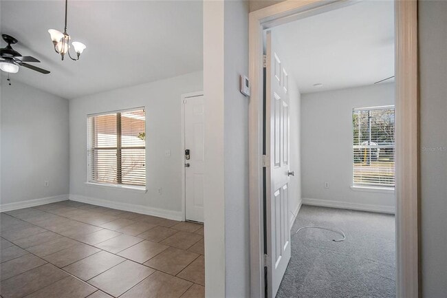 Building Photo - 2370 Pine St