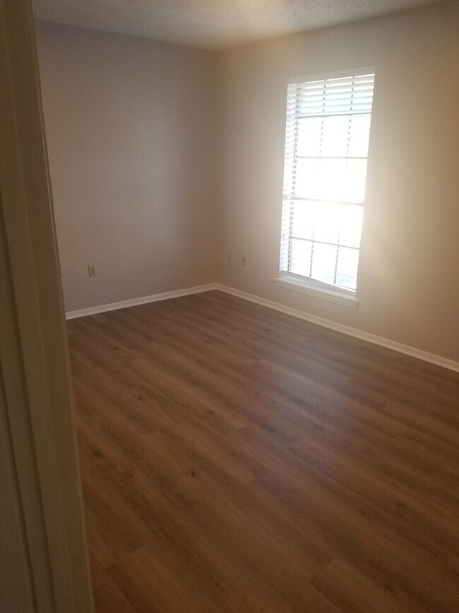 Building Photo - 4374 Stumberg Ln