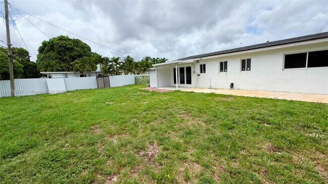 Building Photo - 3400 NW 173rd Terrace