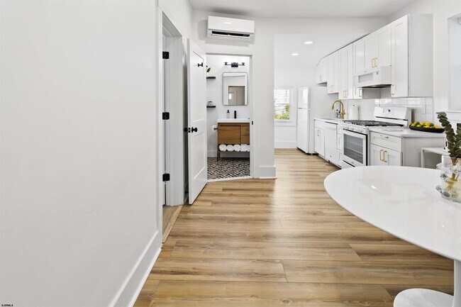 Building Photo - 1 S Delancy Pl