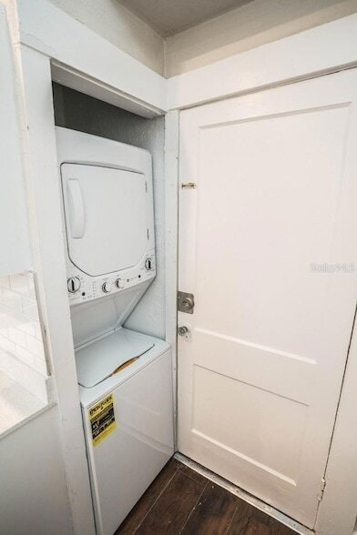 Building Photo - 409 E Jean St