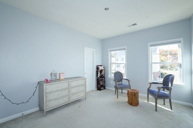 Building Photo - BEAUTIFUL SINGLE FAMILY HOME IN LANSDOWNE