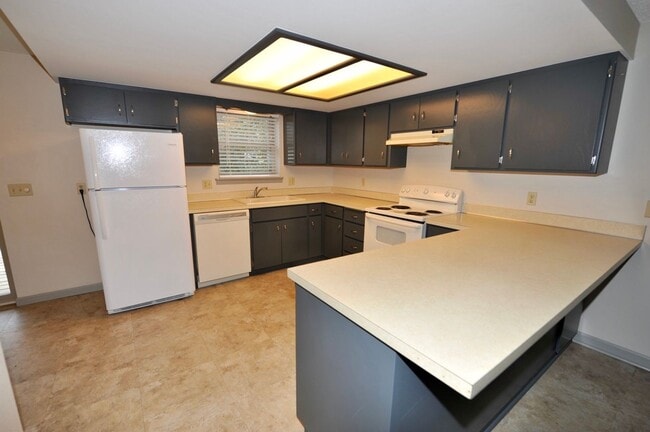Building Photo - 2 bed 2 bath Hayden rancher duplex