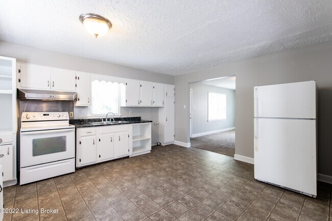 Building Photo - 1008 Meadow Hill Rd