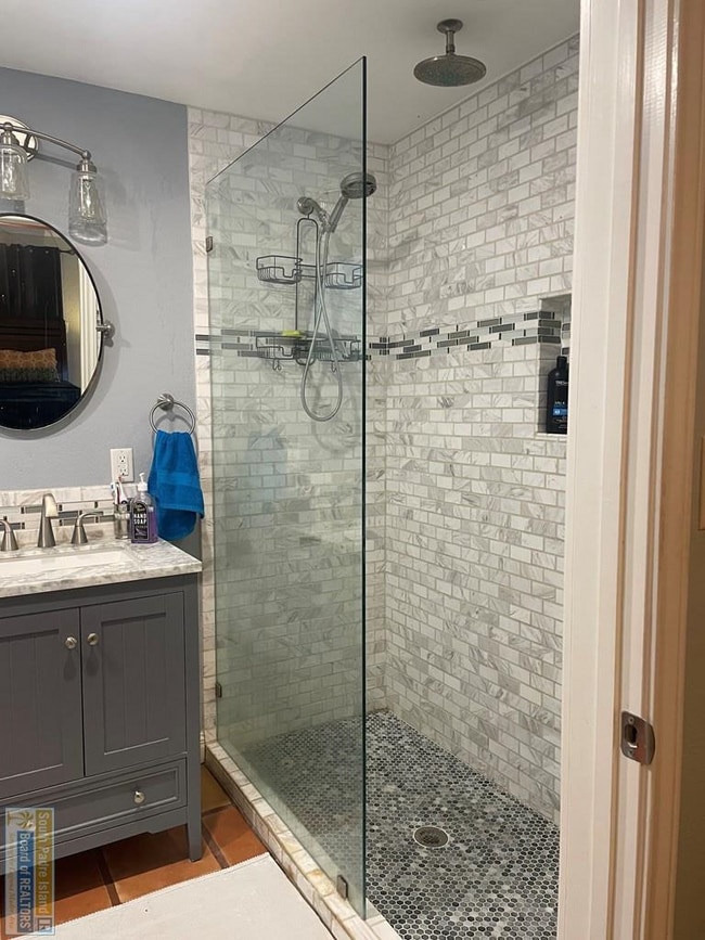 Building Photo - 921 Bass Ave