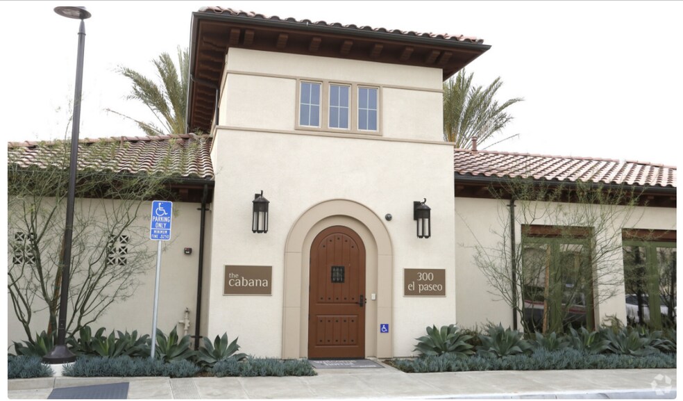 Building Photo - 404 El Paseo