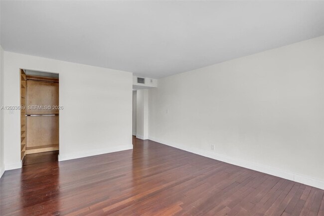 Building Photo - 1800 Collins Ave