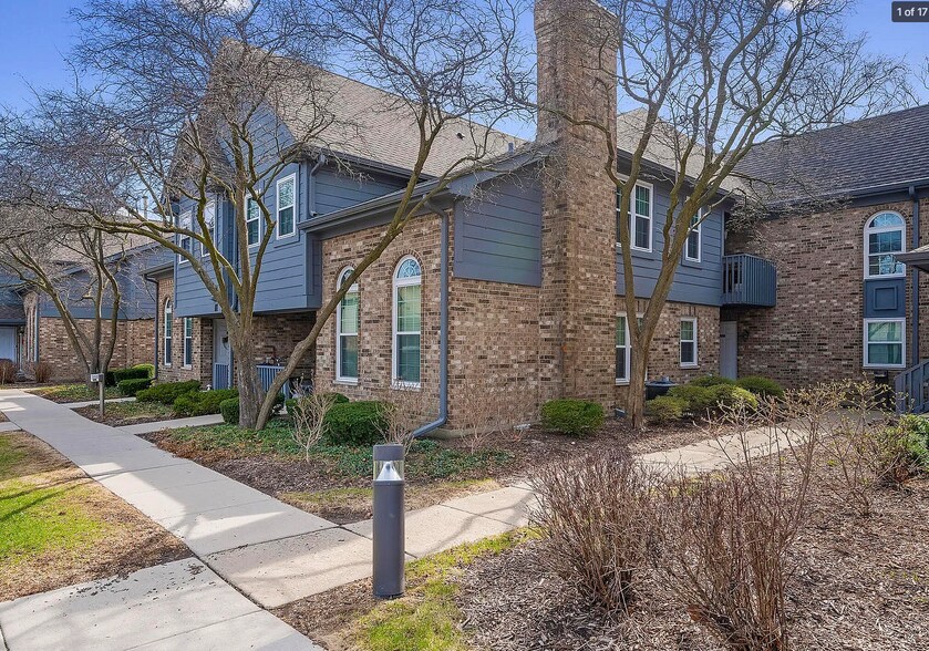 Building Photo - 11 Foxcroft Rd