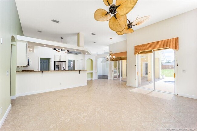 Building Photo - 5936 NW Brenda Cir