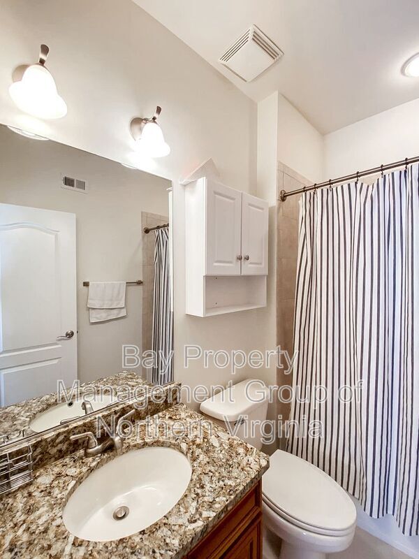 Building Photo - 4336 N Henderson Rd