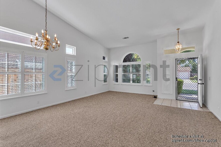 Building Photo - 10034 River Oaks Dr