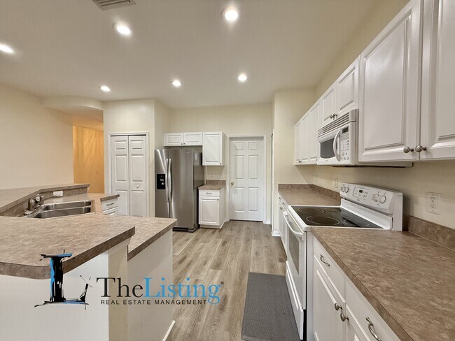 Building Photo - 4052 Alan Dr