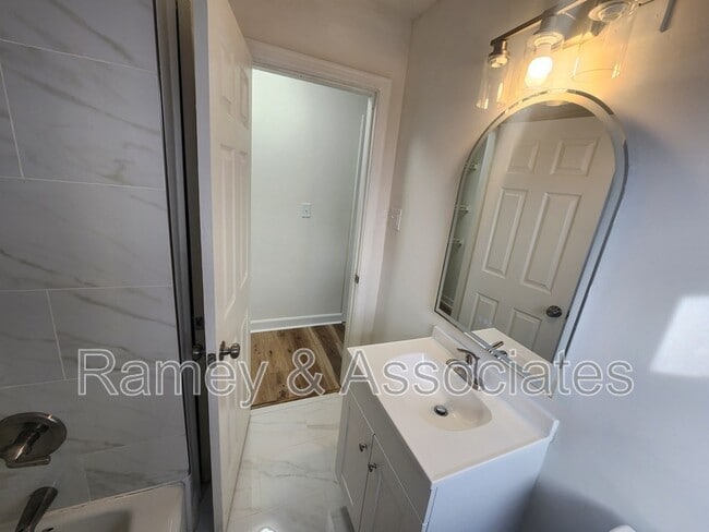 Building Photo - 3700 Taylorsville Rd