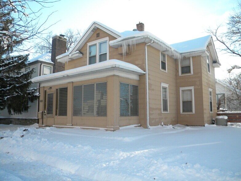 Primary Photo - 608 8th St SE