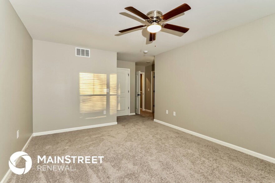 Building Photo - 2073 Paddle Wheel Dr