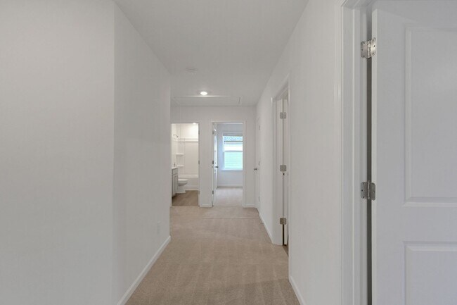 Building Photo - Stunning 4BR House in Hampton