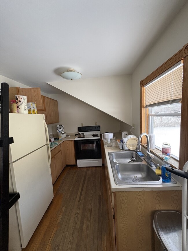 Building Photo - 206 Belchertown Rd