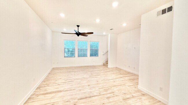 Building Photo - 4374 Nautilus Way