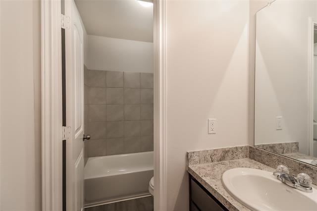 Building Photo - 7405 Skylight Dr