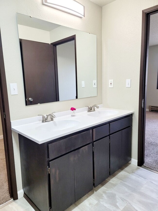 Building Photo - Auburn Triplex