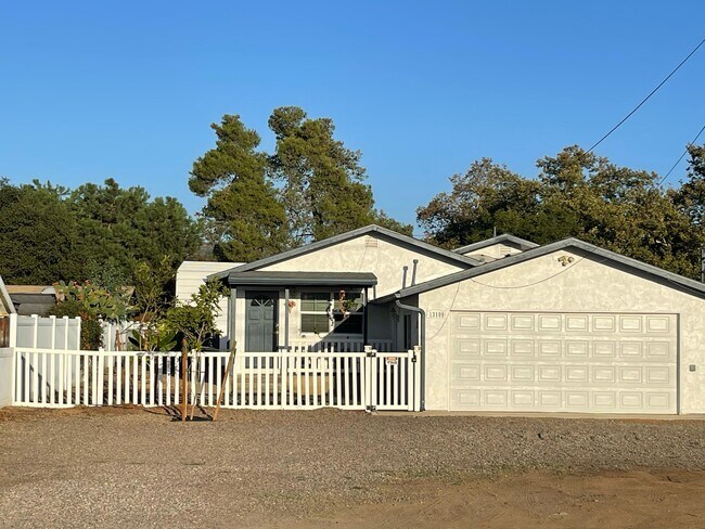 Primary Photo - 13109 Golden Way