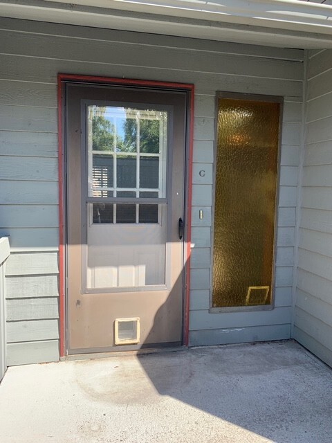 Building Photo - 2 Bedroom 2 Bathroom Condo Close to Campus!