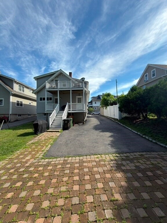 Building Photo - 8 Linden St