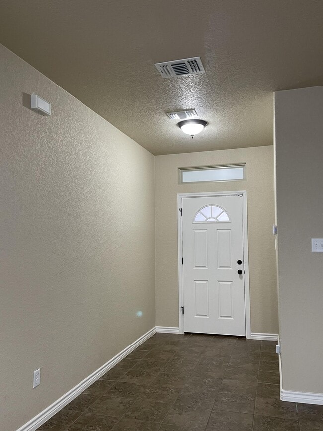 Building Photo - 1713 Risen Star Ln