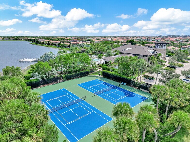 Building Photo - 8855 Watercrest Cir W