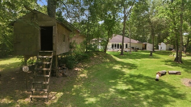 Building Photo - 223 Pin Oak Ln