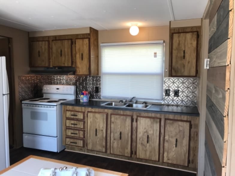 Primary Photo - 833 Lovell Rd