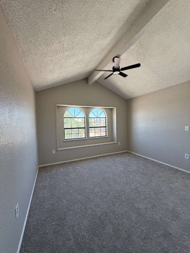 Building Photo - 11708 Sierra Azul Dr