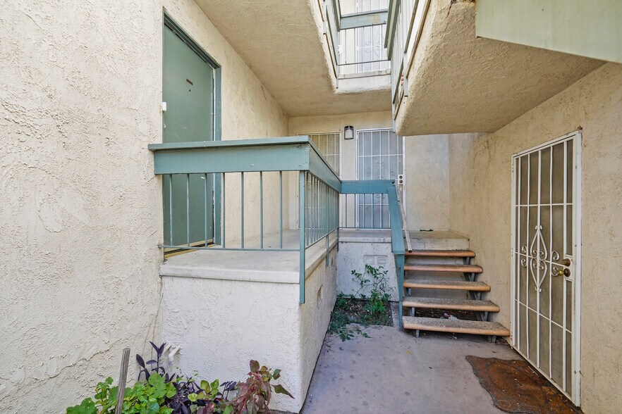 Building Photo - 8601 International Ave