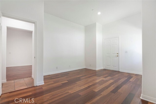 Building Photo - 2644 E Chevy Chase Dr