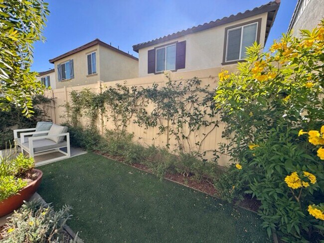 Building Photo - Brand New 4 Bedroom Home with Solar in Gat...