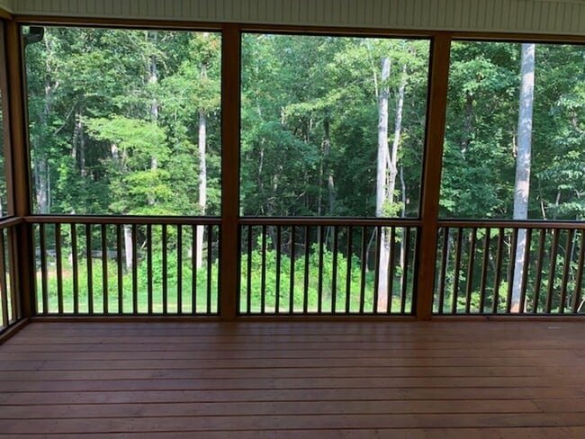 Building Photo - Adorable Ranch Home in a Great Neighborhood!