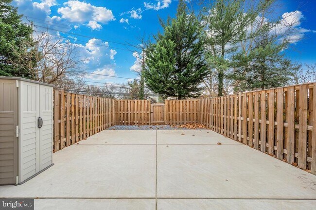 Building Photo - 140 Gold Kettle Dr