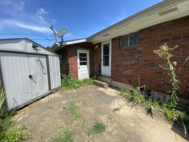 Building Photo - 1220 Gadd Rd