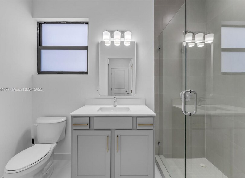 Building Photo - 32206 SW 196th Ave