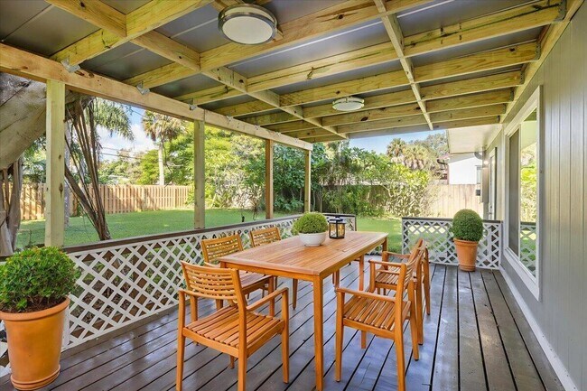 Building Photo - 807 S 12th St