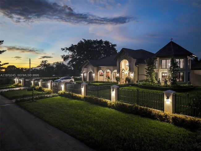 Building Photo - 9815 SW 114th St