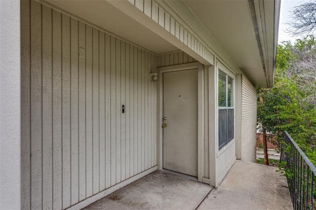 Building Photo - 3828 W 7th St